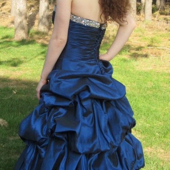 Christopher Henry for Joli Ballgown - Picture 12 of 12